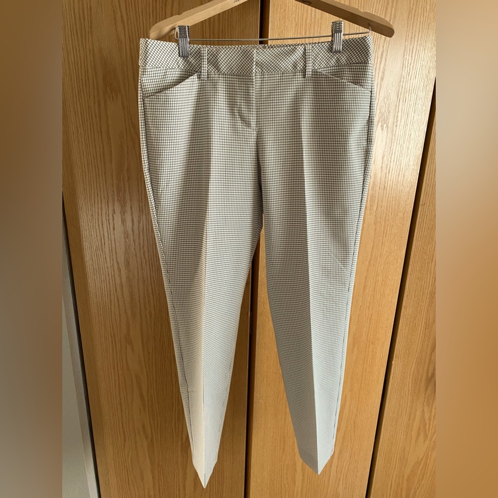 Express- Editor mid-rise Straight Ankle Pant- Whit and Black- Size 6 regular